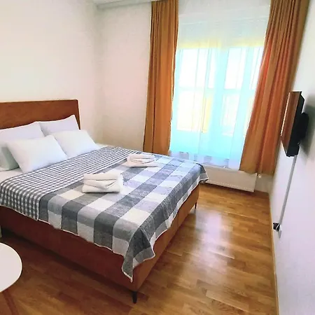 Penthouse Danube Exclusive, Parking, 90m2, Wifi Belgrád