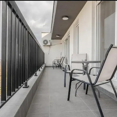 Penthouse Danube Exclusive, Parking, 90m2, Wifi Apartman Belgrád
