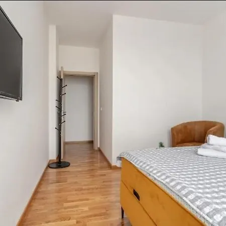 Penthouse Danube Exclusive, Parking, 90m2, Wifi Apartman *